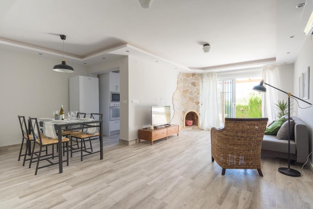 Malagasuite House Pool Фуeнхирола Екстериор снимка